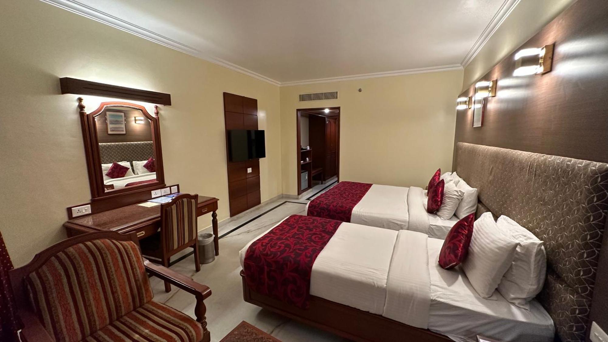 Hotel Annamalai International Pondicherry Exteriör bild